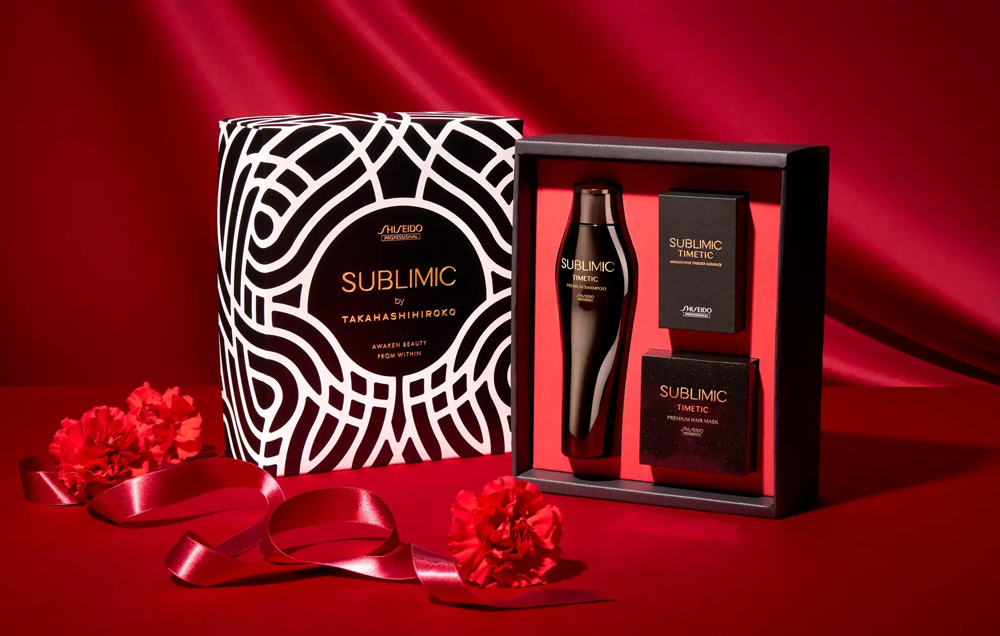 高橋理子氏とのコラボレーションによる「サブリミック タイムティック コラボセット 2026 スプリング」の限定デザインボックス。<br />
